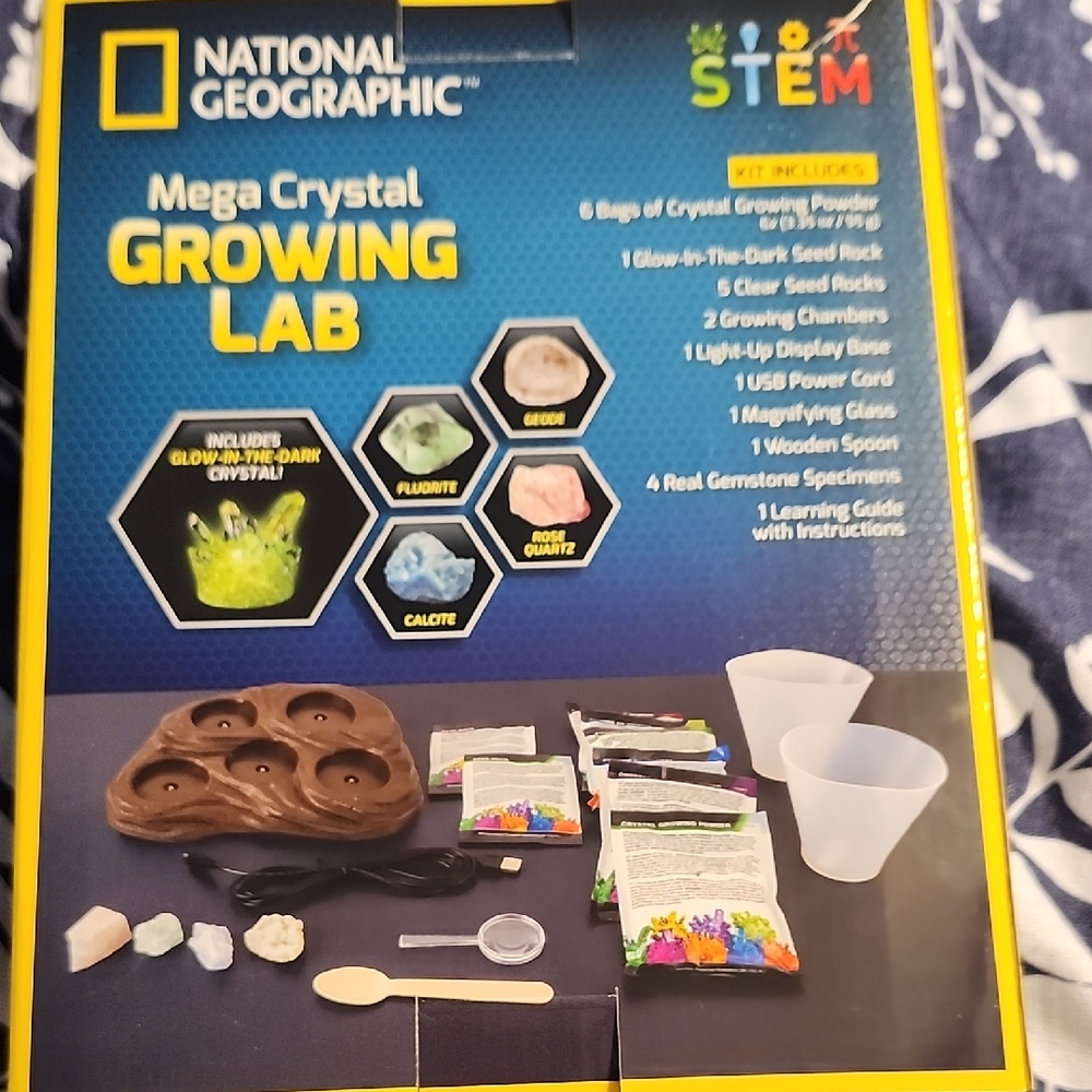 National Geographic Crystal Growing Lab with Blue and Yellow Accents